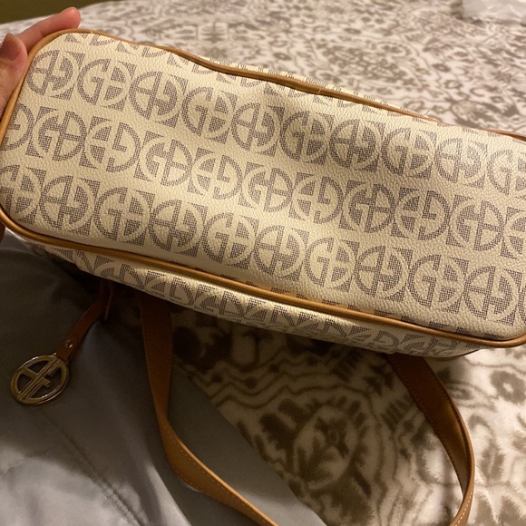 Giani Bernini Block Signature Tote, Color Ivory/Silver Like New - Picture 6 of 9